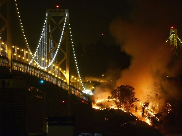 Yerba_Buena_Island_Fire