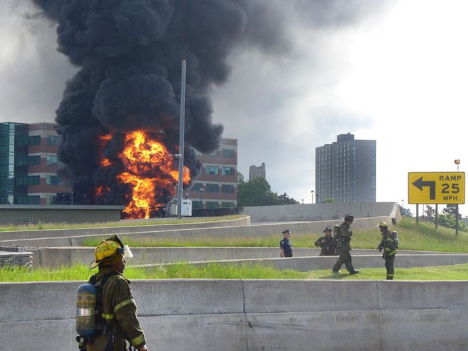 Detroit_I-75_Tanker_Explosion_5_24_15