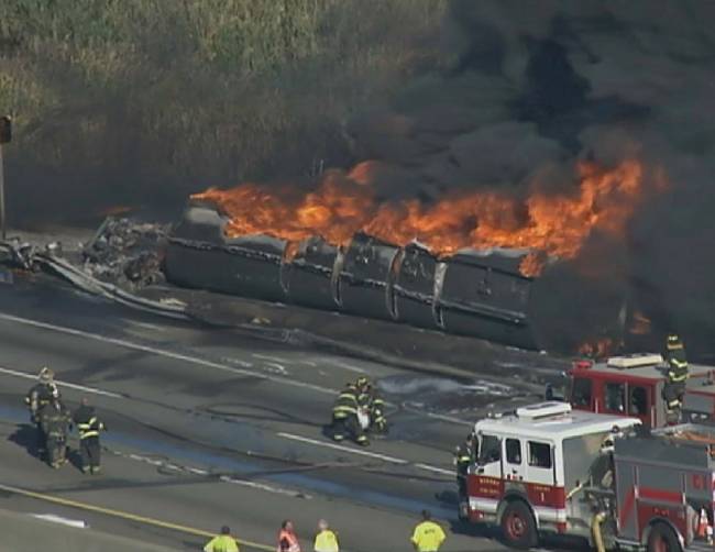 Secaucus_New_Jersey_Tanker_Truck_Fire_10_7_15
